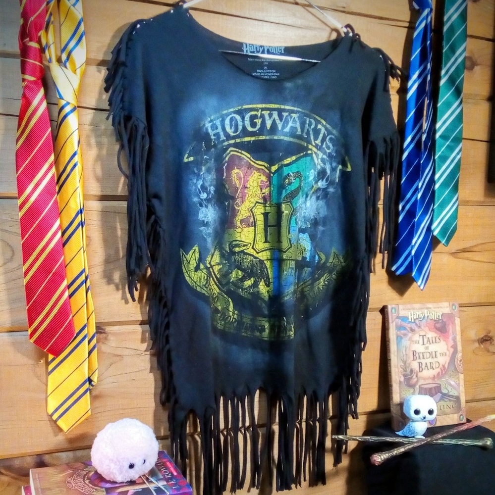 Harry Potter Hogwarts Crest T-shirt - Hand Altered